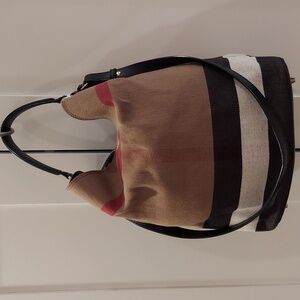 BURBERRY Gorgeous EUC Medium Ashby